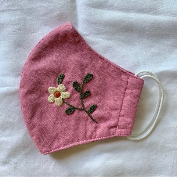 SOLD! Handmade embroidery face mask - Picture 2 of 4